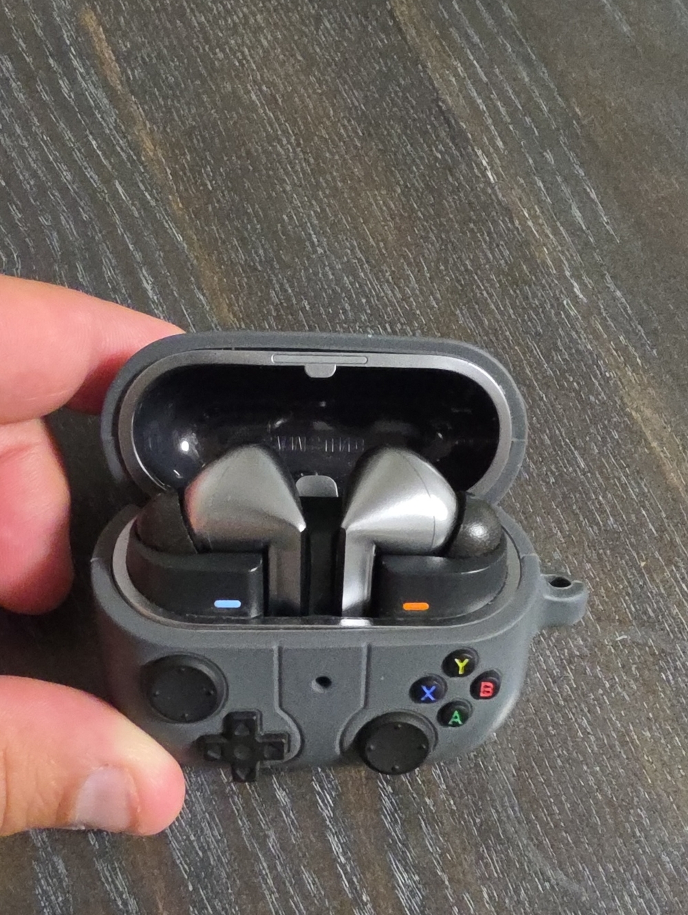 Samsung Galaxy Buds 3 Pro. Wireless Earbuds with Gamepad Charging Case - Gray